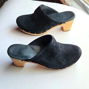 Ugg clogs